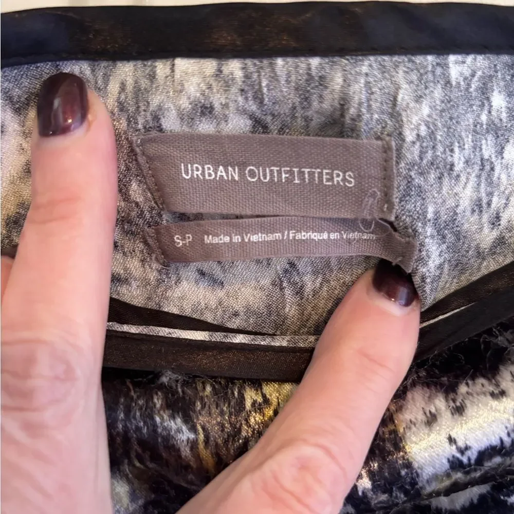 Urban Outfitters Black and Gray Textured Fabric Mini Skirt Boho Y2K aesthetic